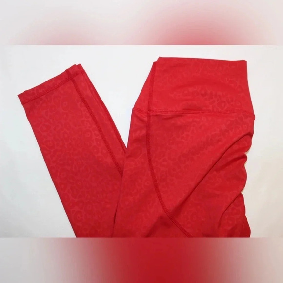 Women’s Zyia Active Light n Tight Red Leopard Scrunchy Hi-Rise 7/8 Leggings 12 - Picture 1 of 12